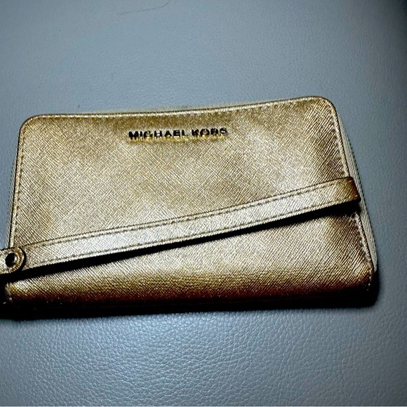 MICHAEL Michel Kors Golden Zip Wristlet Wallet - EUC - 5 Slots, 2 Pockets - Picture 1 of 7